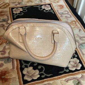 New condition bebe purse